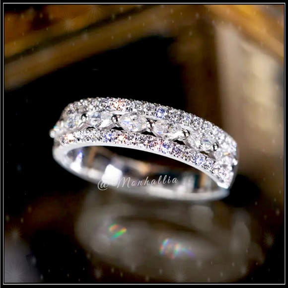 NEW 925 SILVER BRILLIANT SIMULATED DIAMOND ETERNITY BAND - Picture 3 of 6